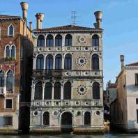 ונציה המסתורית: יופיו הארור של פאלאצו דאריו